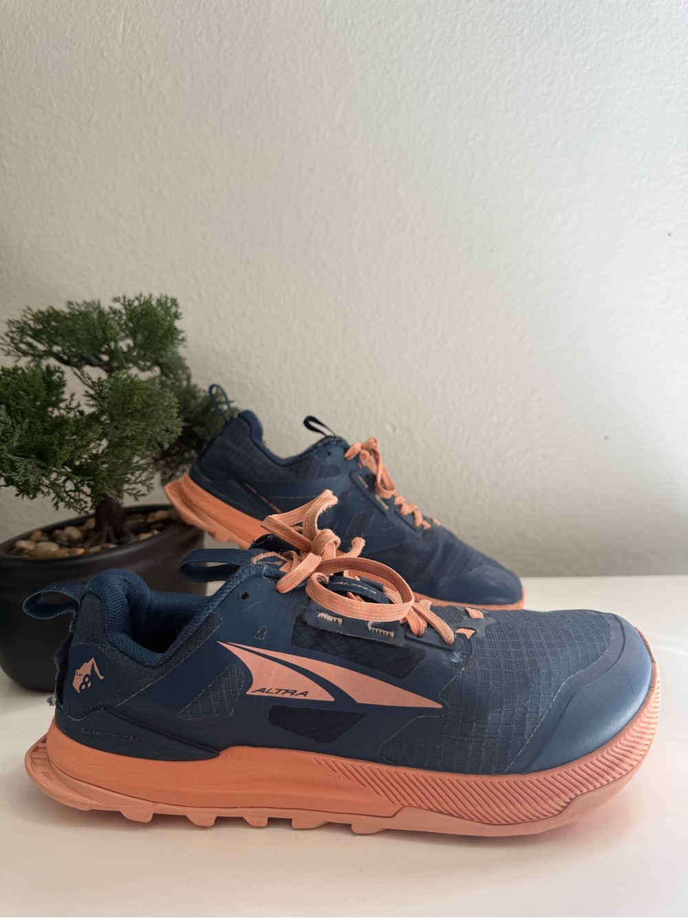 Altra peak 8 women size 7.5 navy and peach trail running shoes